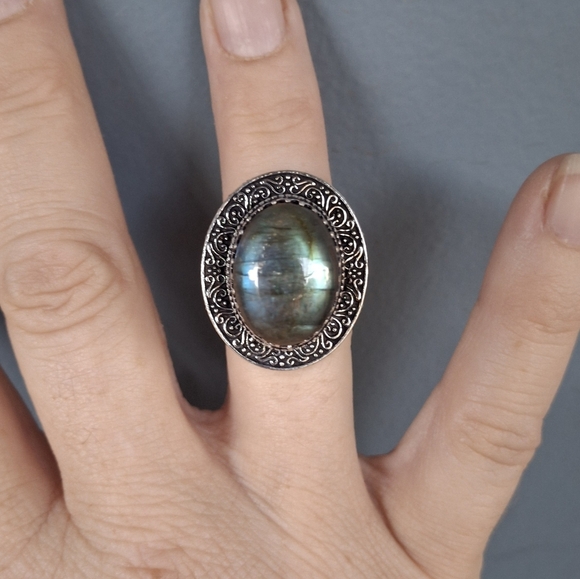 New Labradorite 925 Silver Statement Ring. - Picture 3 of 13